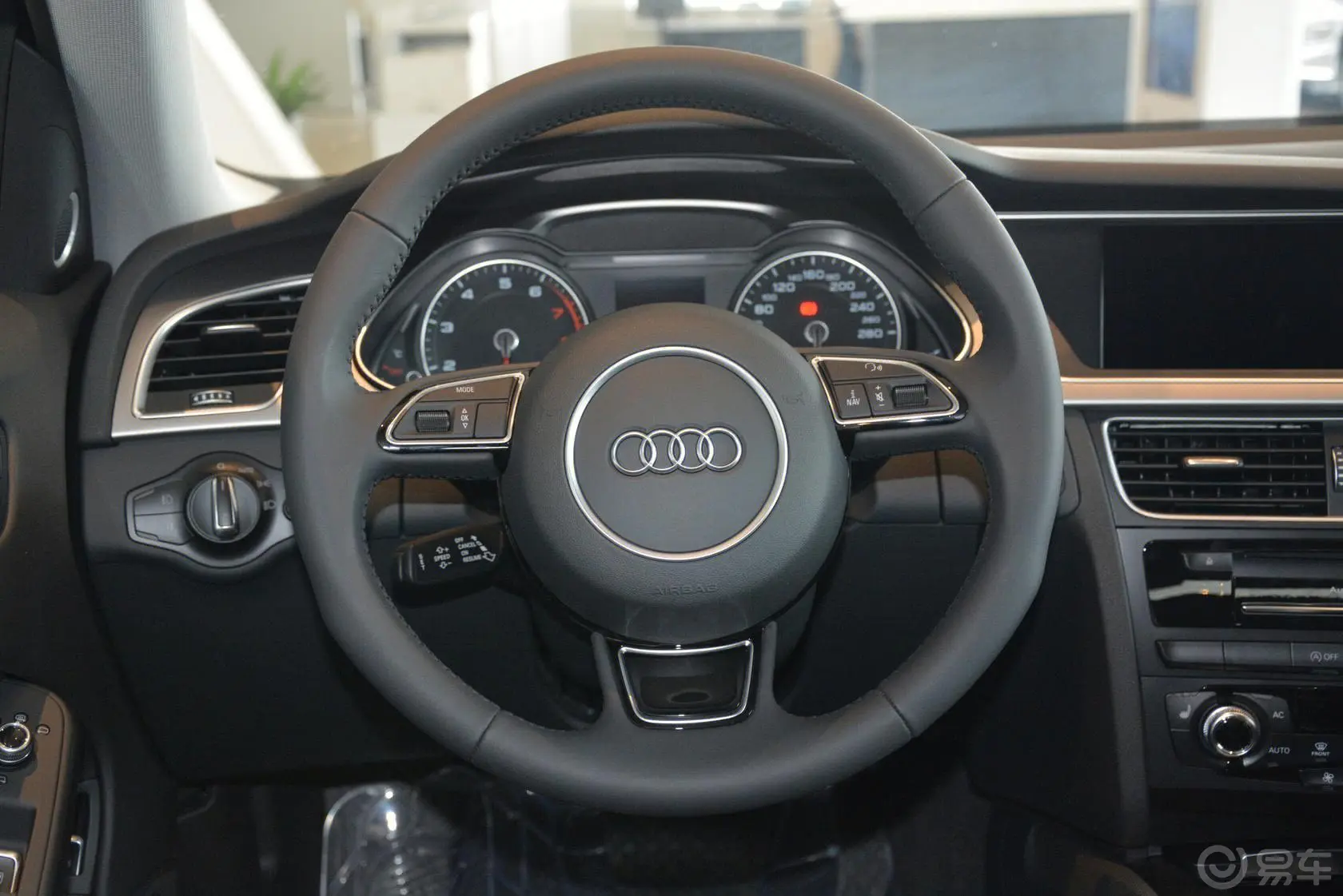 奥迪A4(进口)40TFSI allroad quattro plus方向盘