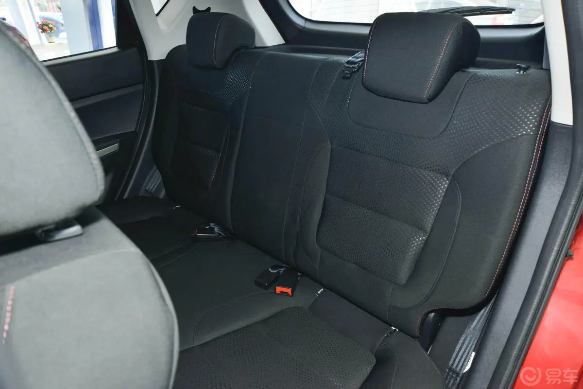 长安CS351.6L 手动 舒适型 国IV后排座椅