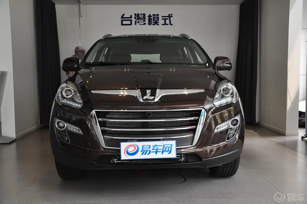 大7 SUV2.2T 自动 两驱 智慧型正前水平