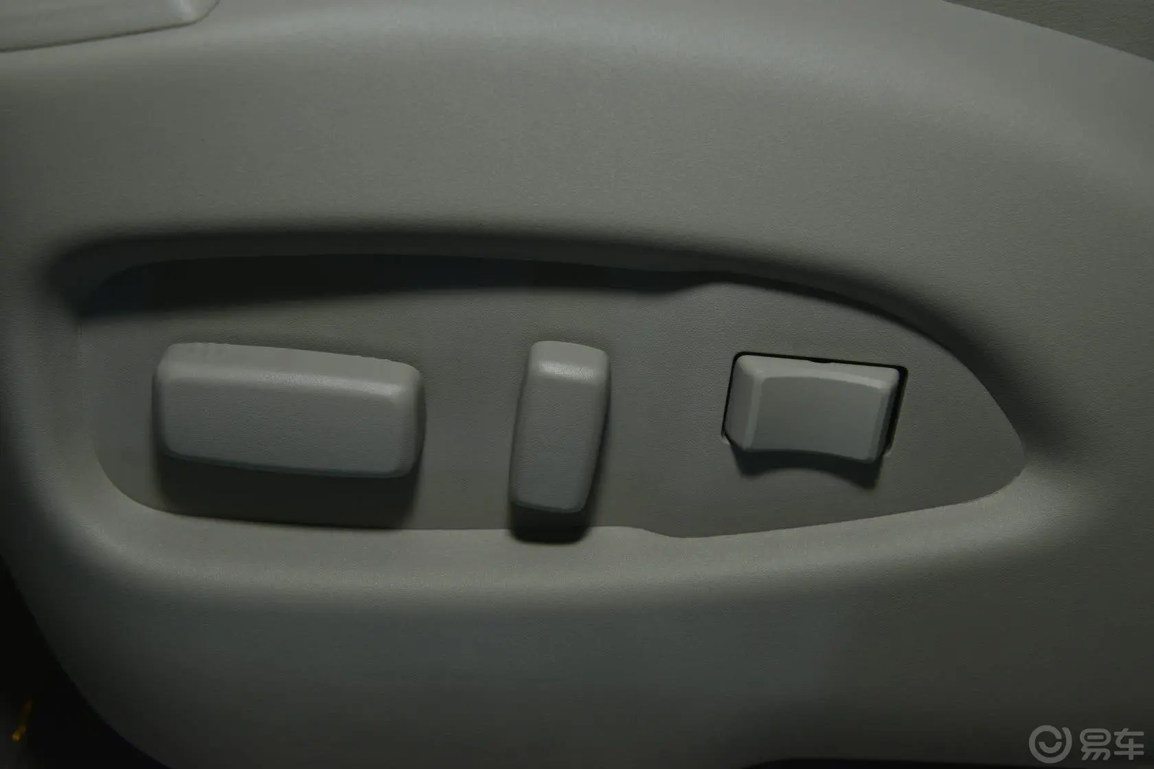 凯迪拉克SRX3.0L 手自一体 豪华型座椅调节键