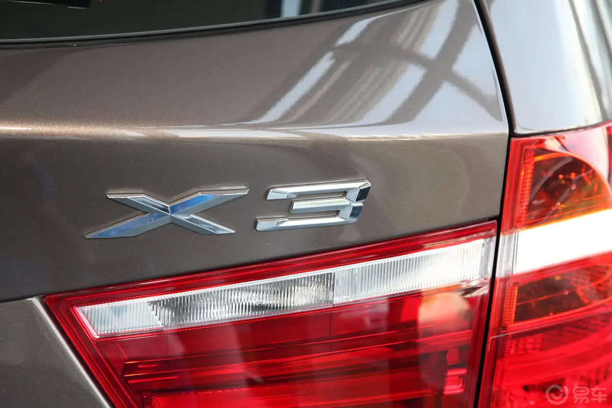宝马X3(进口)改款 xDrive28i 领先型尾标