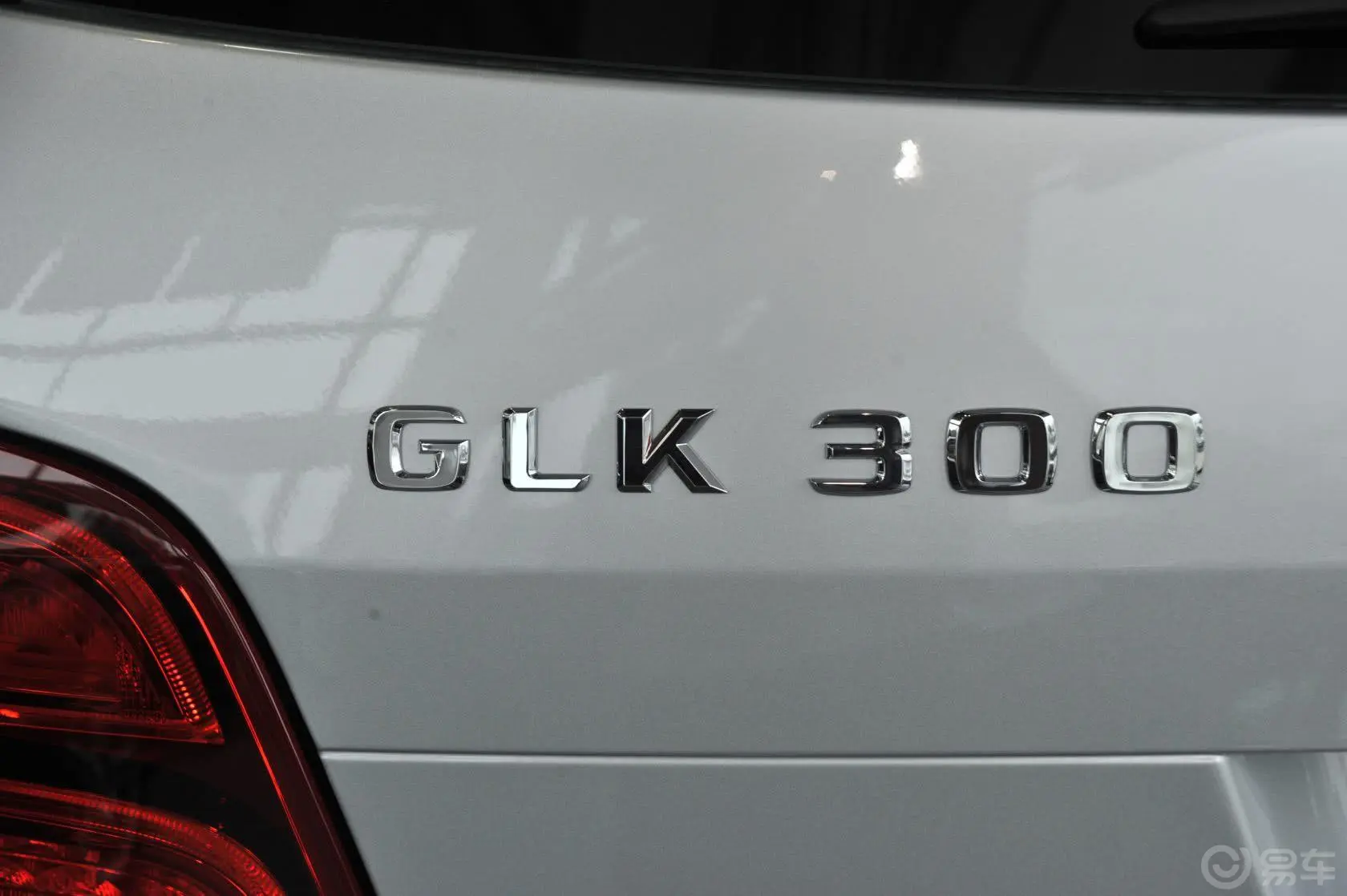 奔驰GLK级GLK 300 3.0L 自动 动感型天窗版尾标