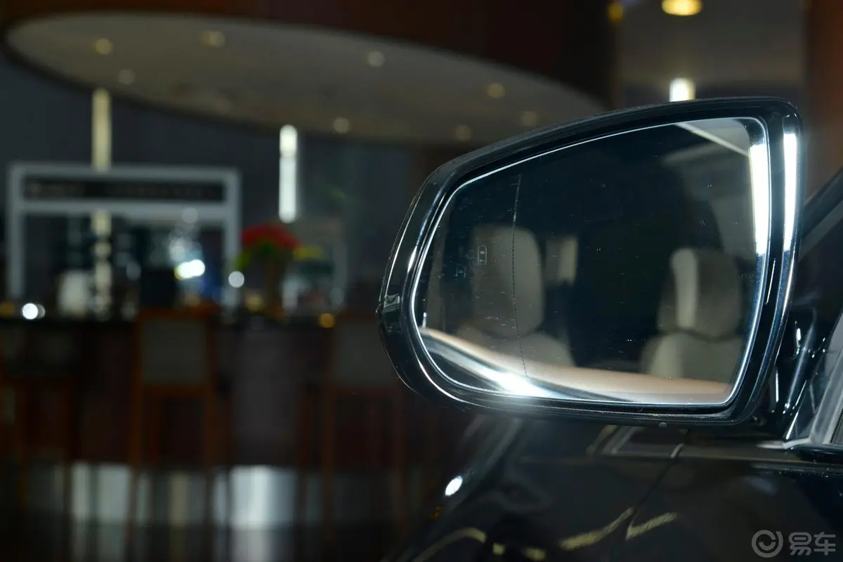 凯迪拉克SRX3.0L 手自一体 豪华型后视镜镜面（后）