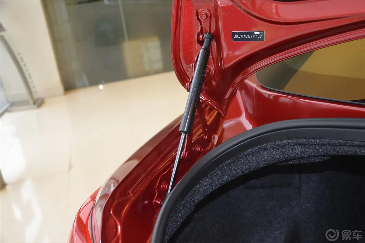 英菲尼迪Q502.0T 舒适版行李厢支撑杆