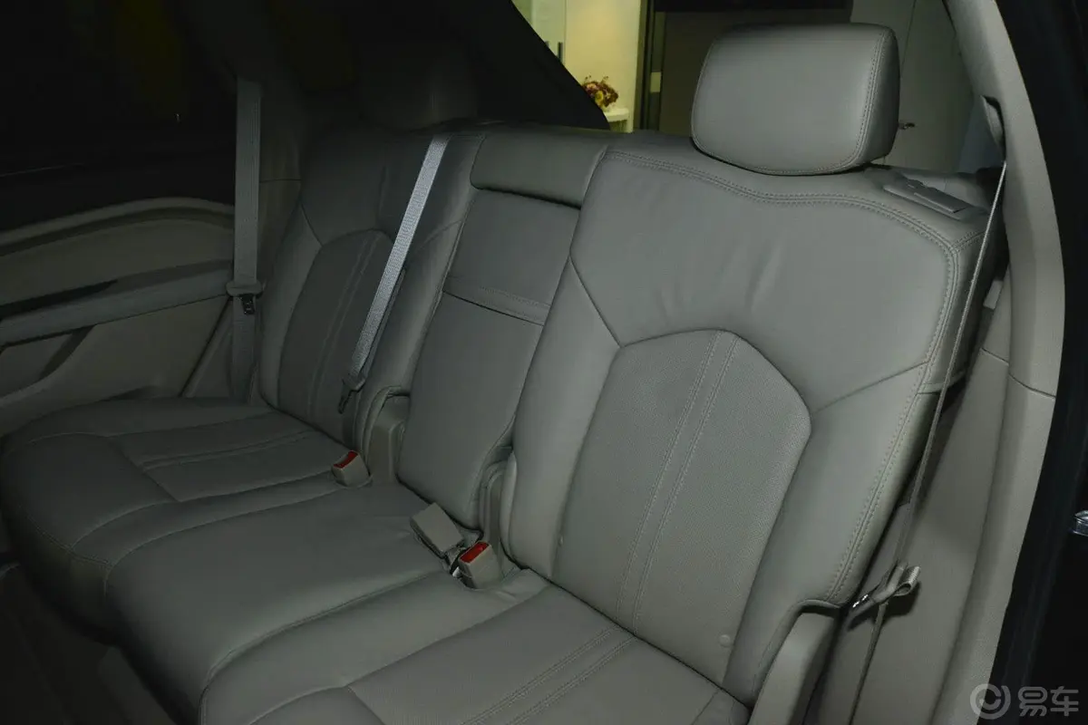 凯迪拉克SRX3.0L 手自一体 豪华型后排座椅