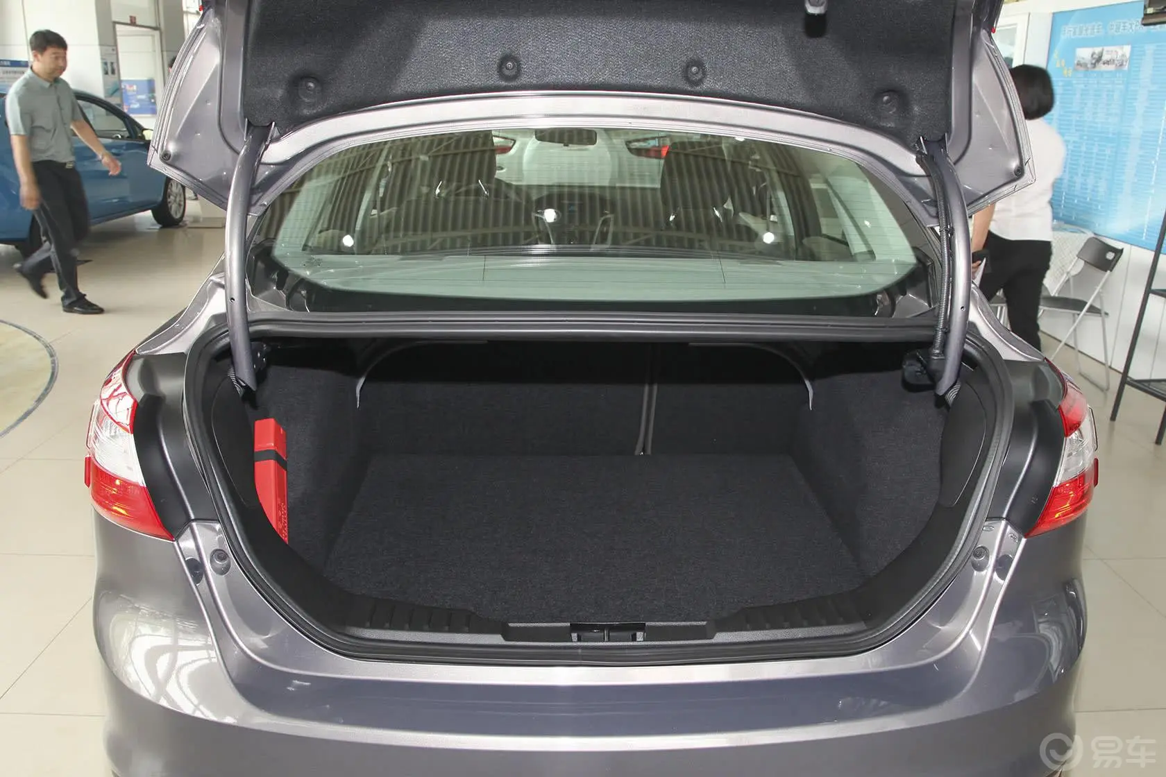 福克斯三厢 1.6L 自动 舒适型行李箱空间