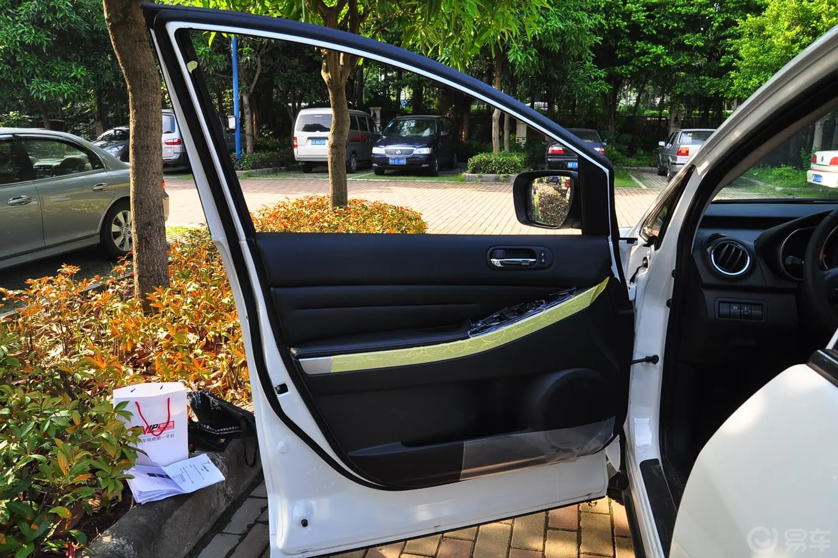 马自达CX-72.5L 两驱 时尚版驾驶员侧车门内门板