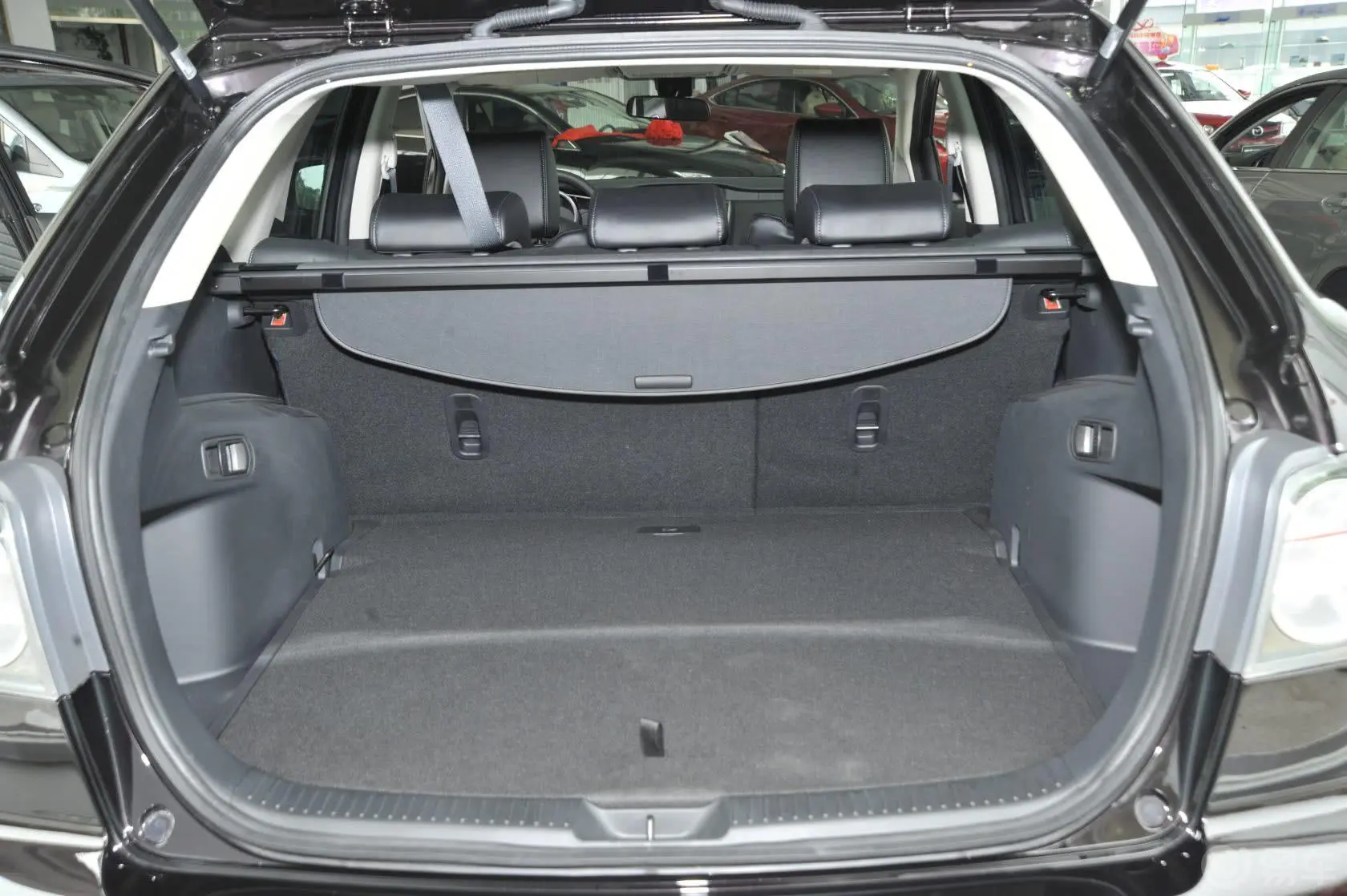 马自达CX-72.5L 两驱 尊贵版行李箱空间