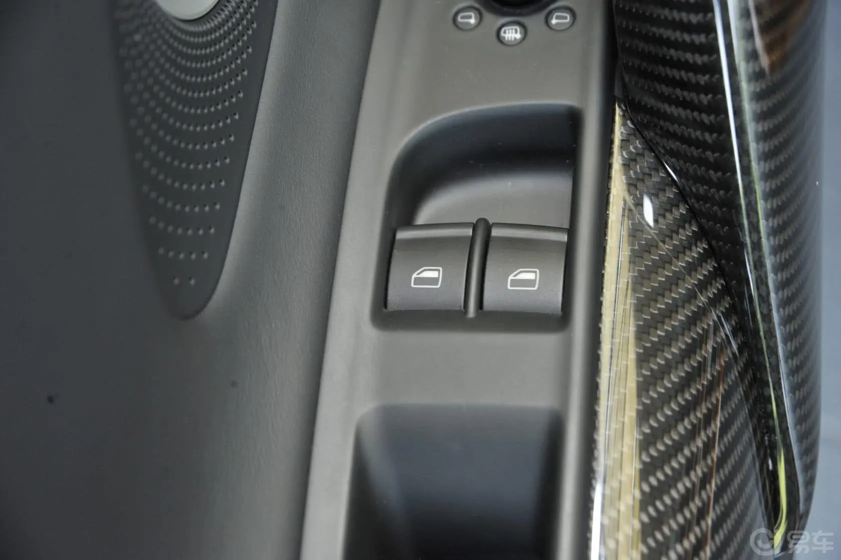 奥迪R8Coupe 5.2 FSI quattro车窗升降键