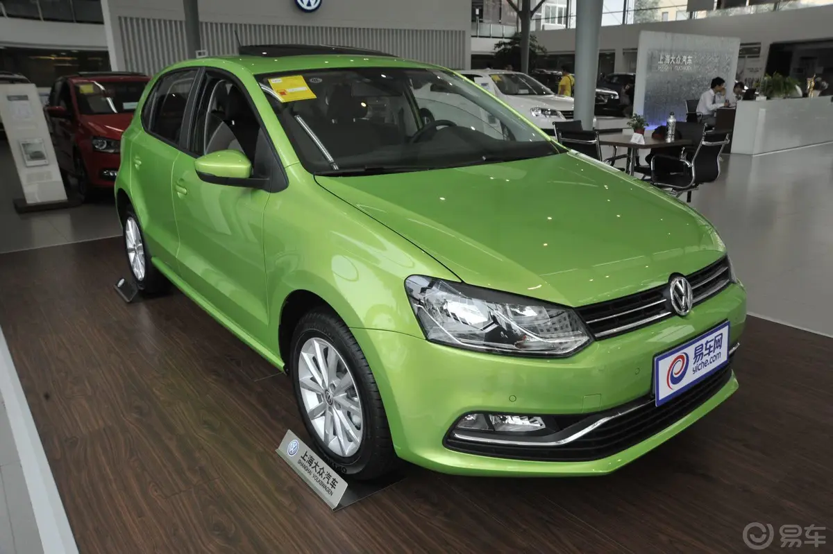 Polo1.6L 自动 豪华版尾灯侧45度俯拍