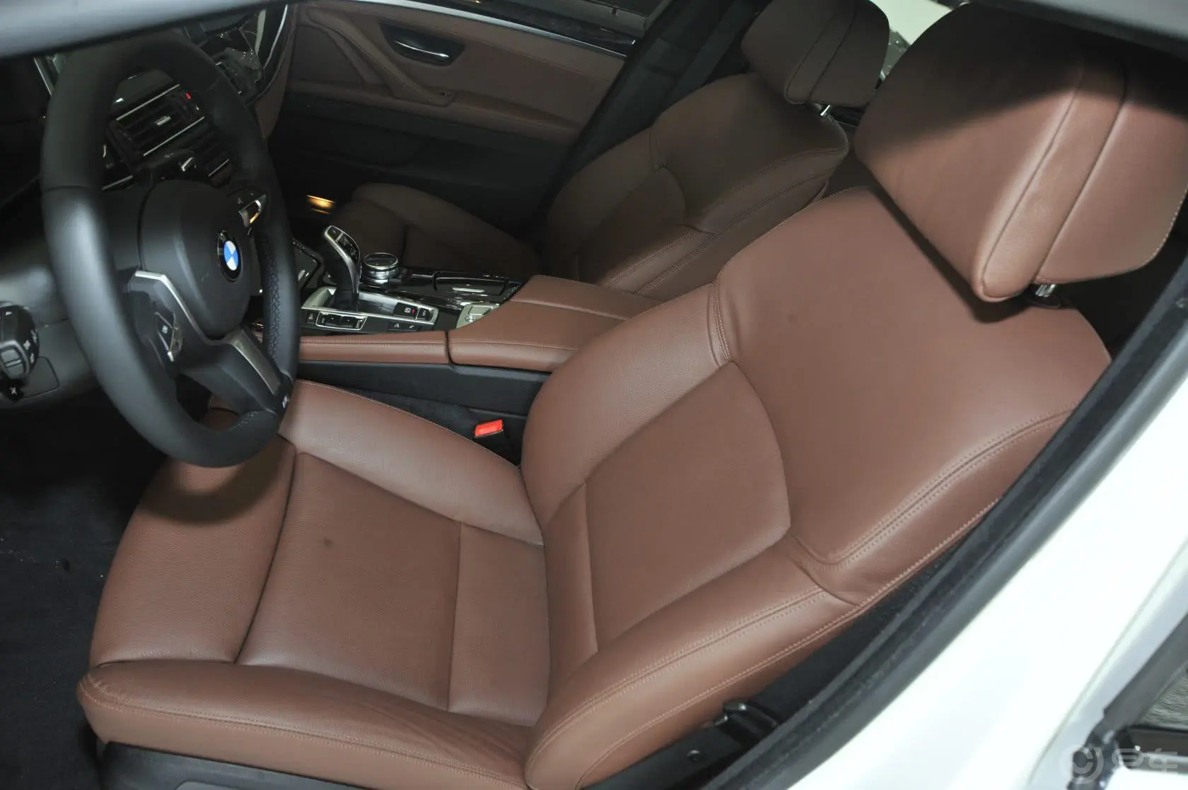 宝马5系(进口)535i xDrive M运动型驾驶员座椅