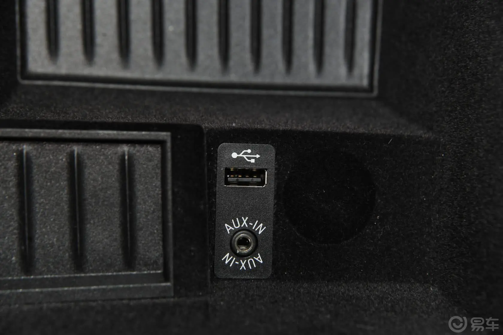 宝马5系(进口)535i xDrive M运动型USB接口