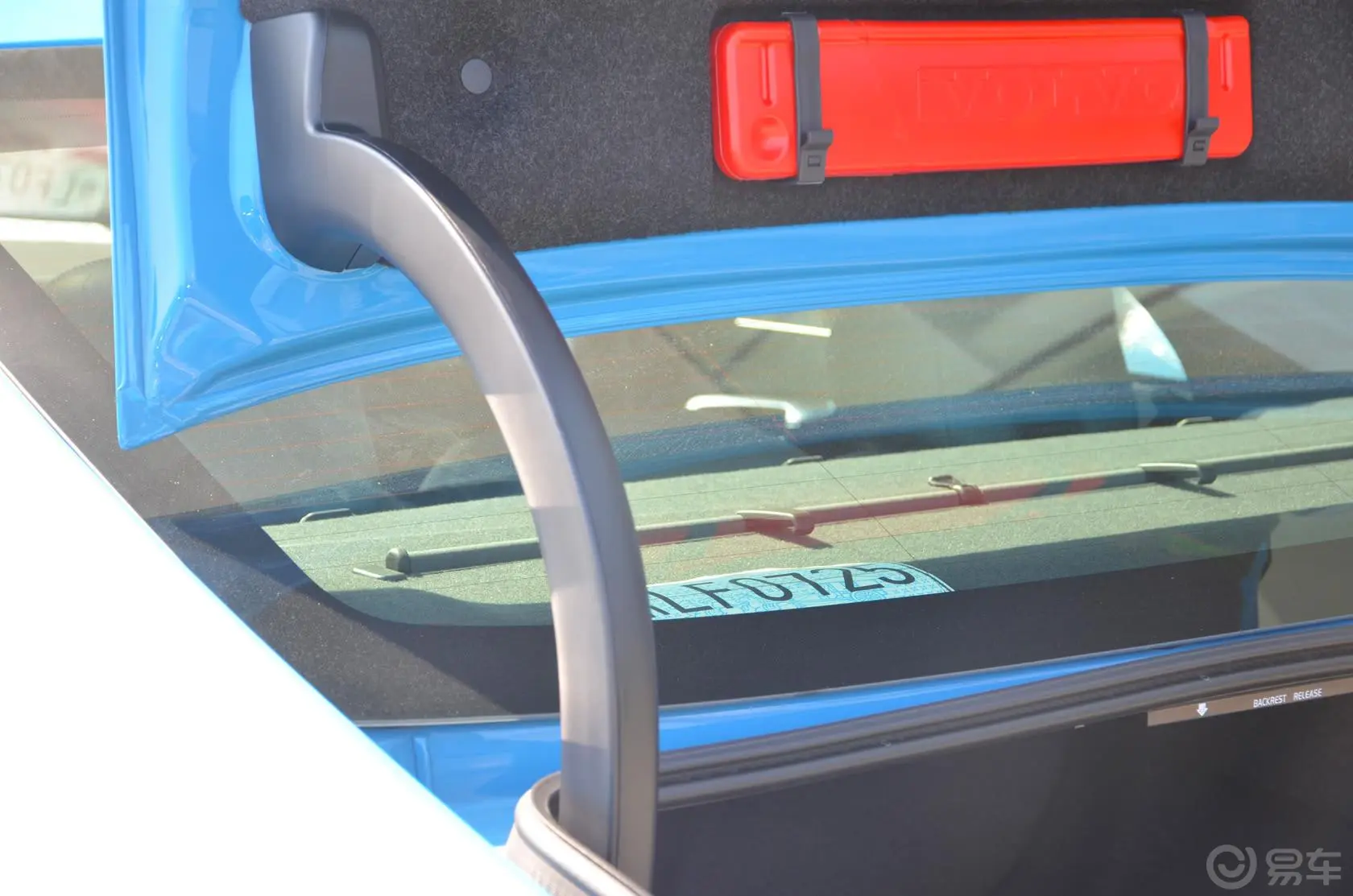 沃尔沃S60(进口)3.0T T6 R-Design个性运动版行李厢支撑杆