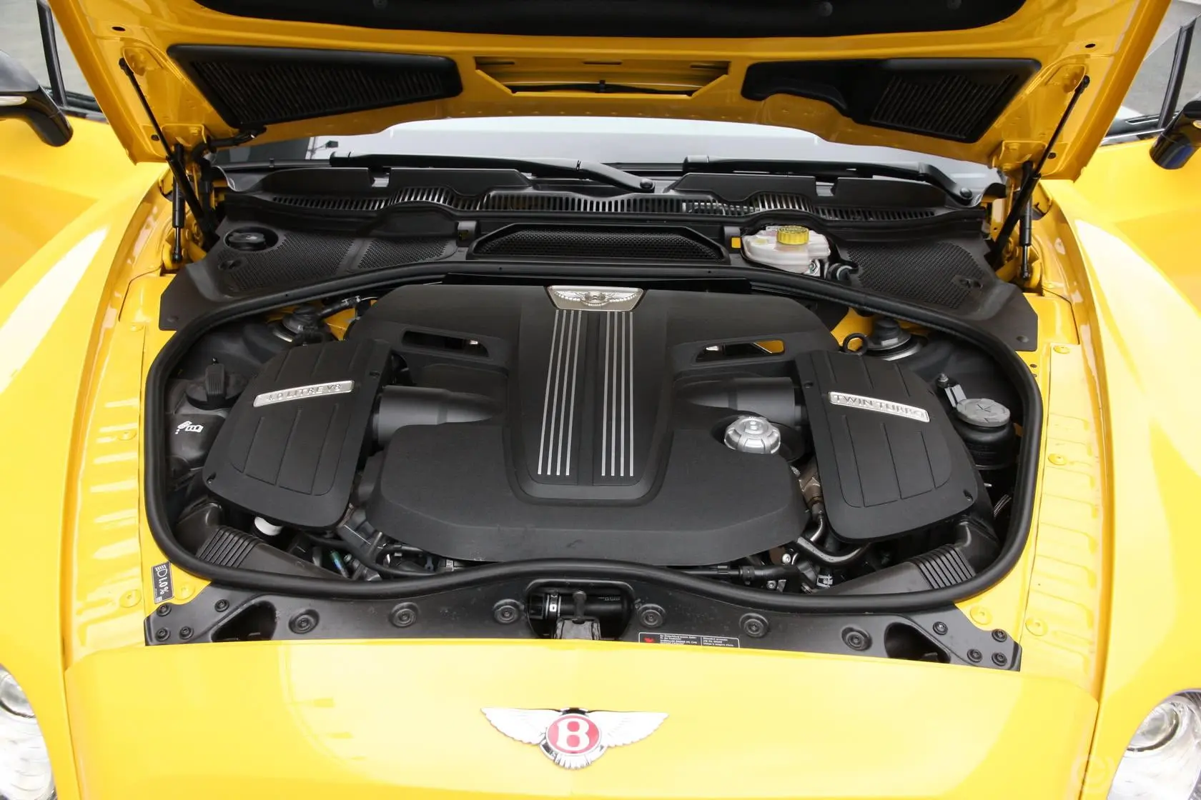 欧陆GT 4.0L V8 S发动机