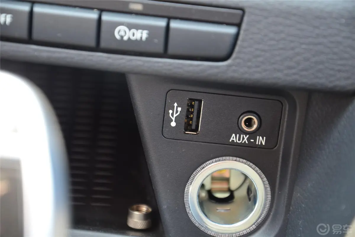 宝马X1sDrive18i 运动设计套装USB接口