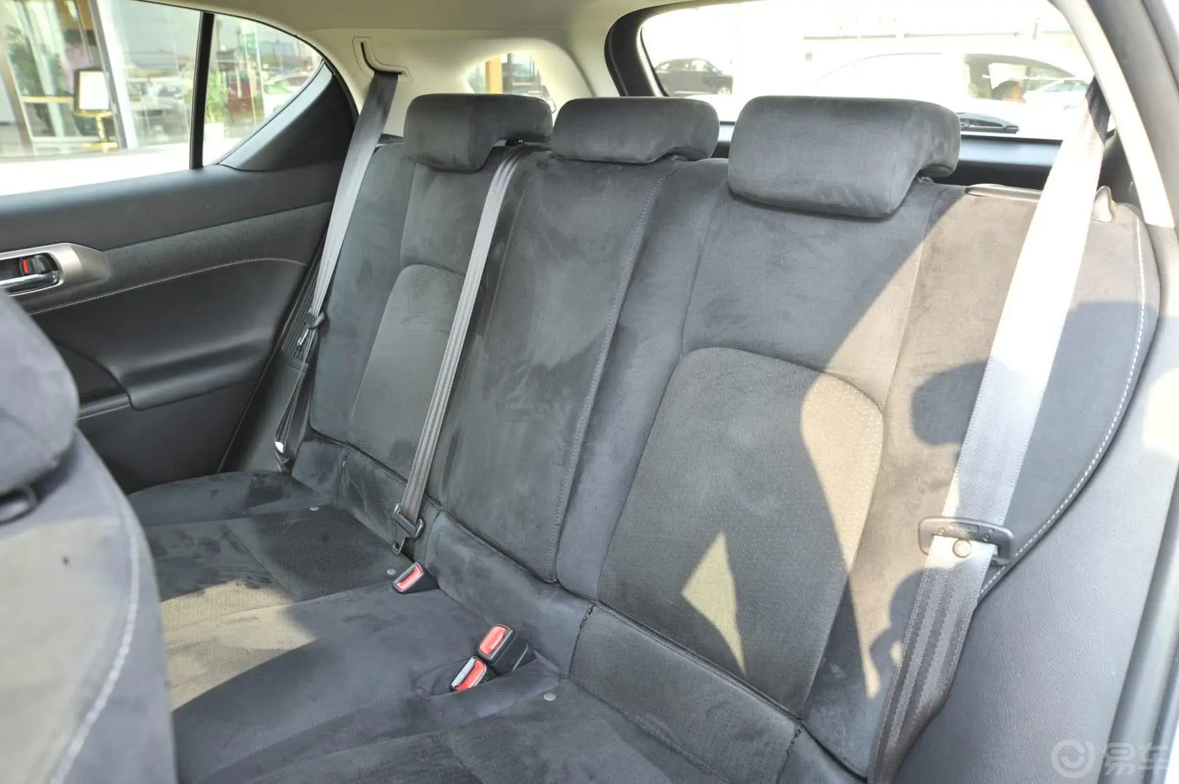 雷克萨斯CT200h 1.8L 自动 舒适版（双色）后排座椅
