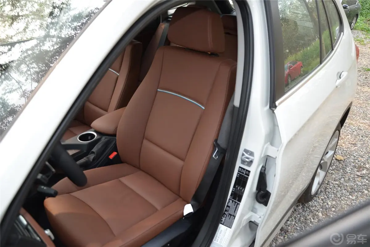 宝马X1xDrive28i X设计套装驾驶员座椅
