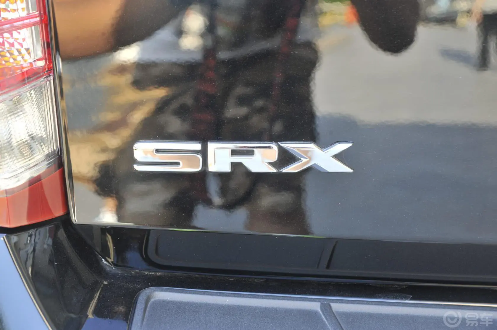 凯迪拉克SRX3.0L 手自一体 精英型外观