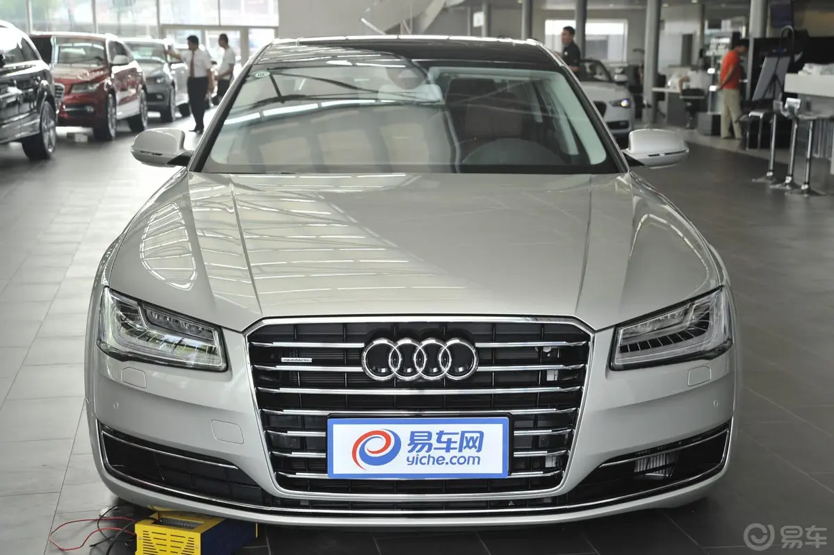 奥迪A8A8L 45 TFSI quattro 豪华型正前水平