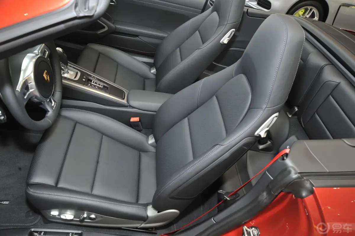 保时捷911Carrera S Cabriolet 3.8L驾驶员座椅