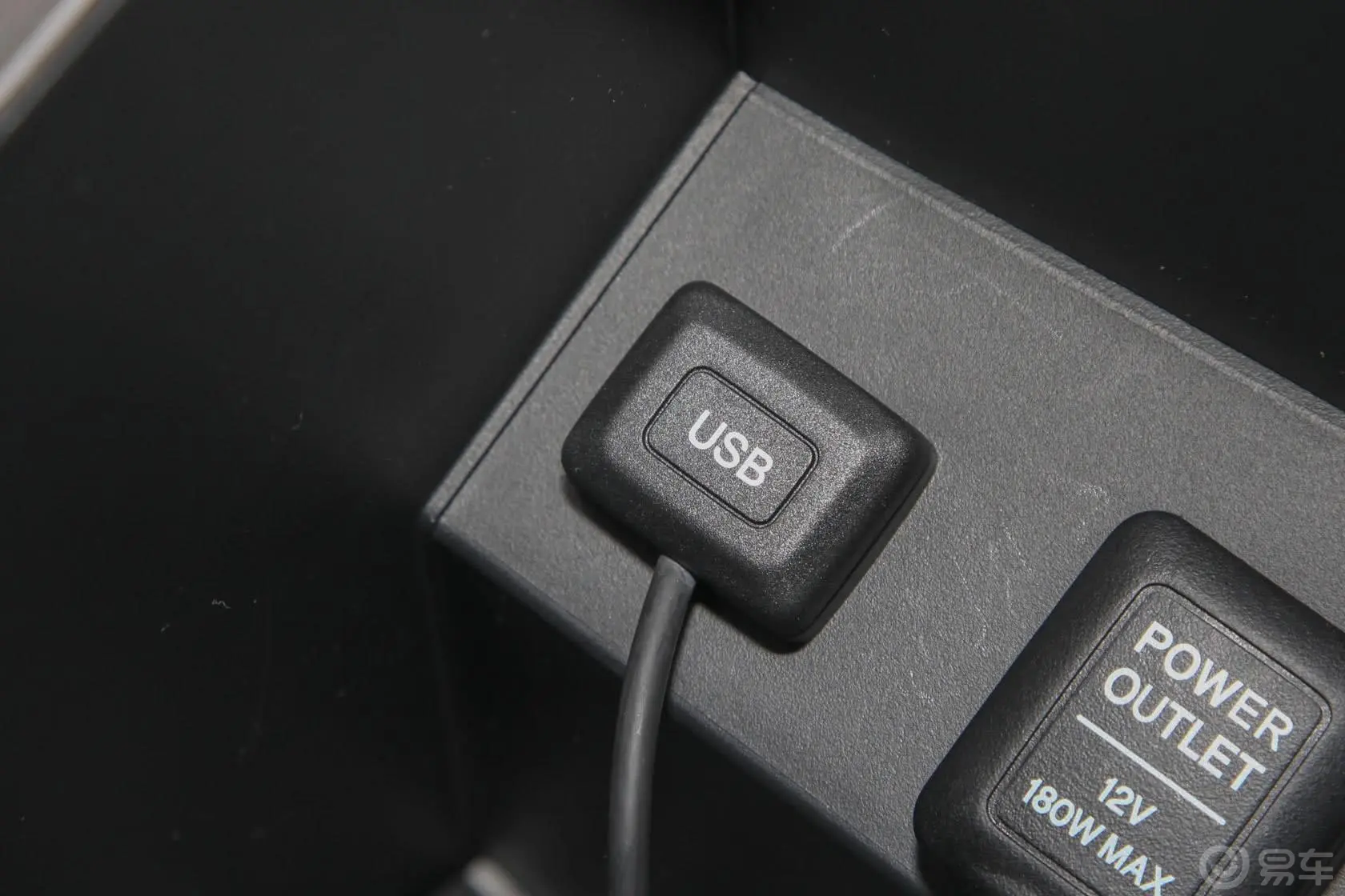 本田CR-V2.4L 两驱 豪华版USB接口
