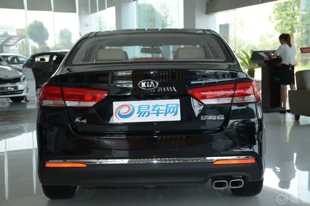 凯绅1.8L 自动 LUX正后水平