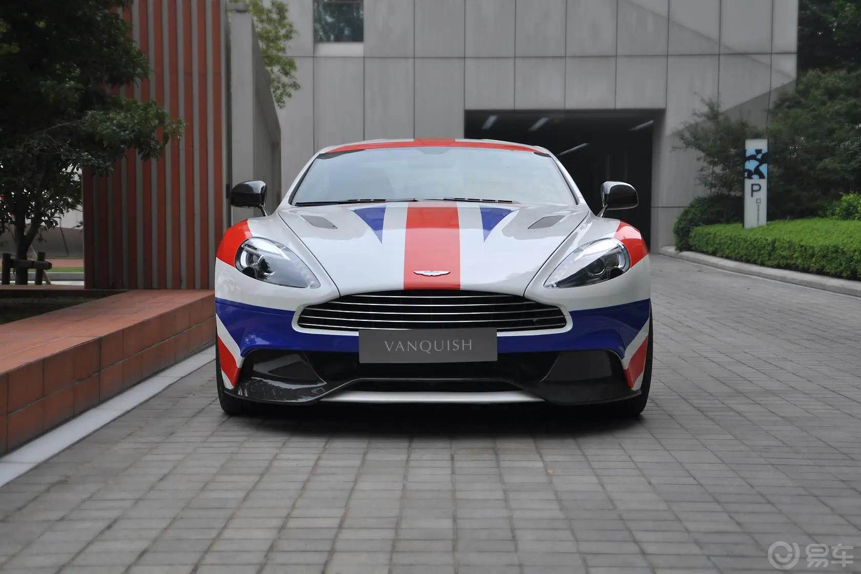 Vanquish6.0L 基本款正前水平