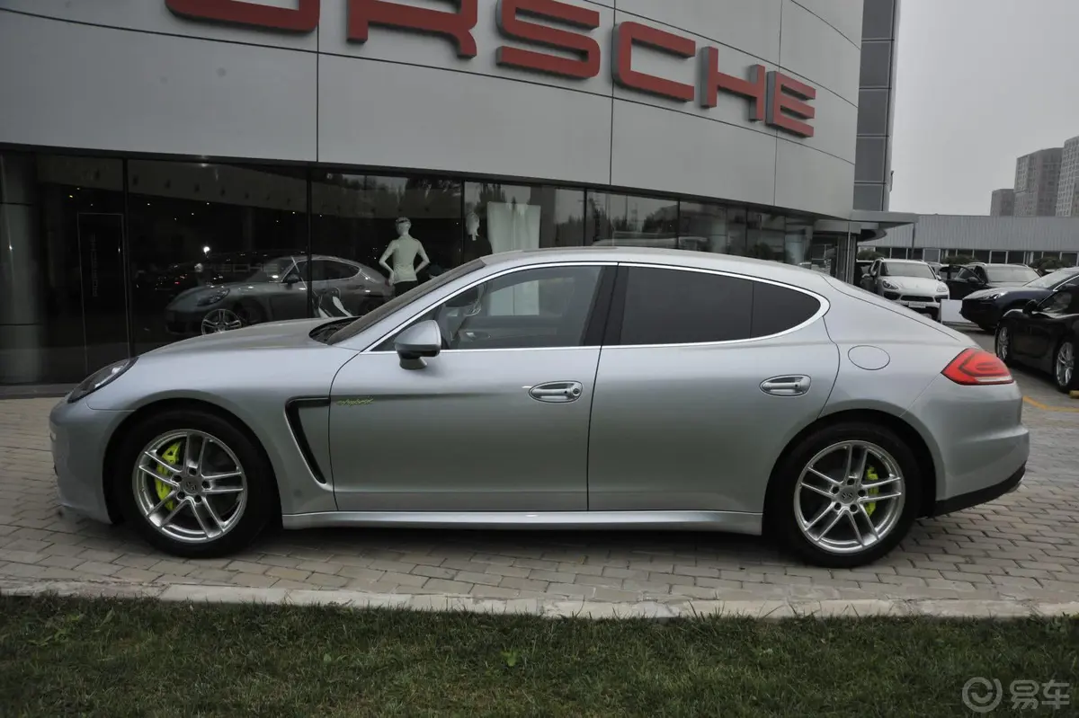 Panamera E-HybridPanamera S E-Hybrid 3.0T外观