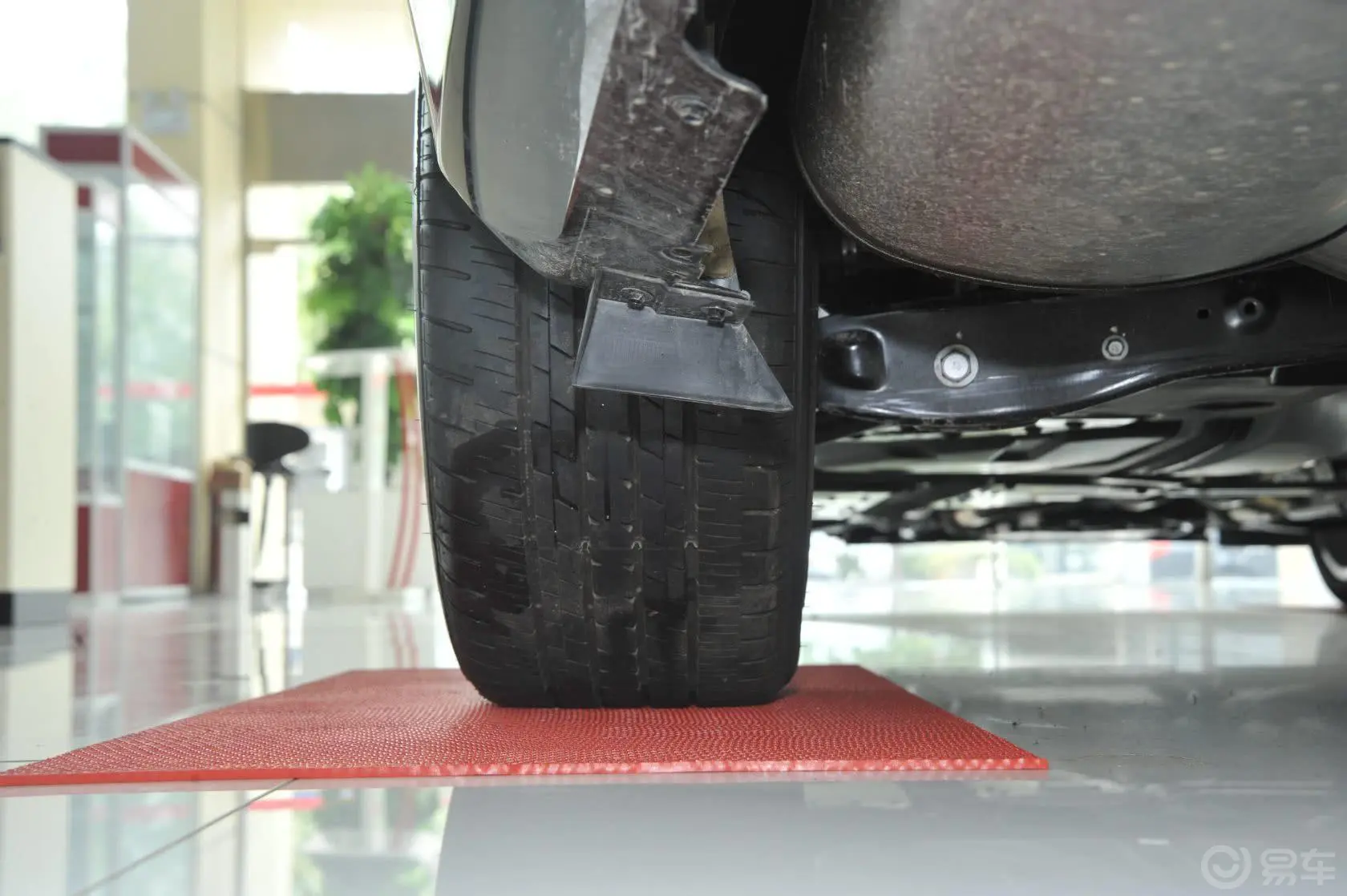 红旗H73.0L 自动 尊贵型轮胎花纹