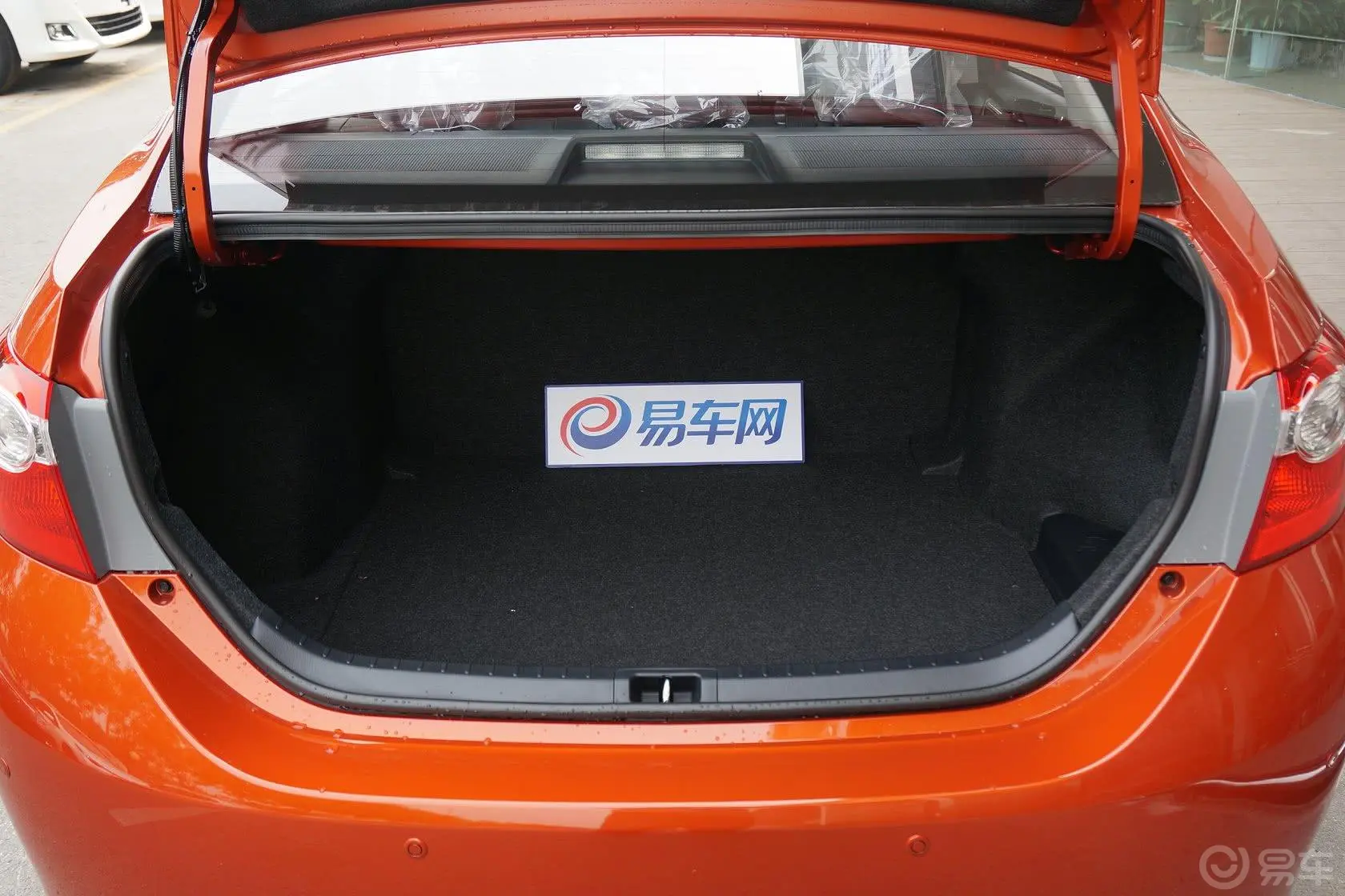 雷凌1.6G-L CVT 领先版行李箱空间