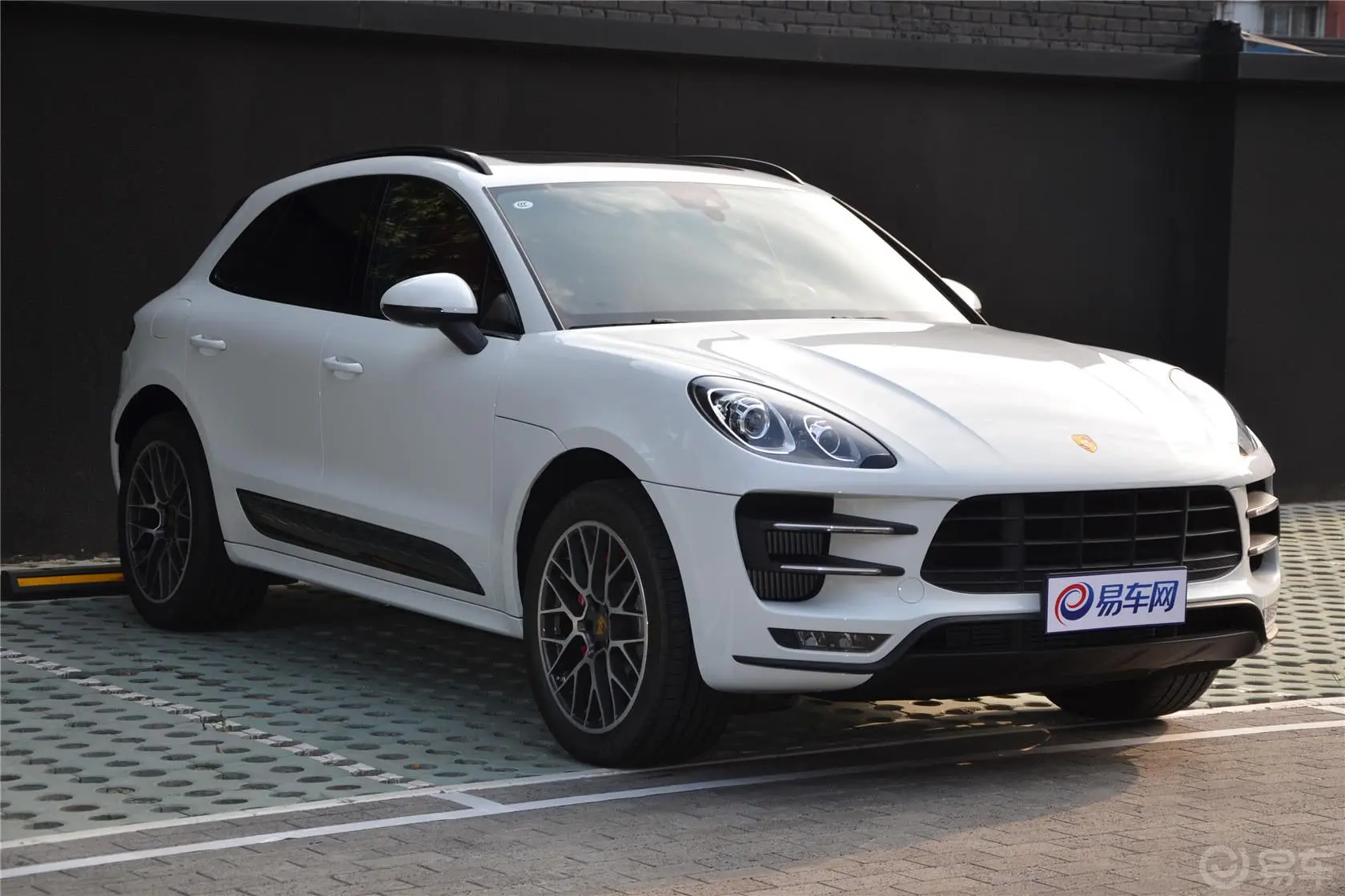 MacanMacan Turbo 3.6T车头局部