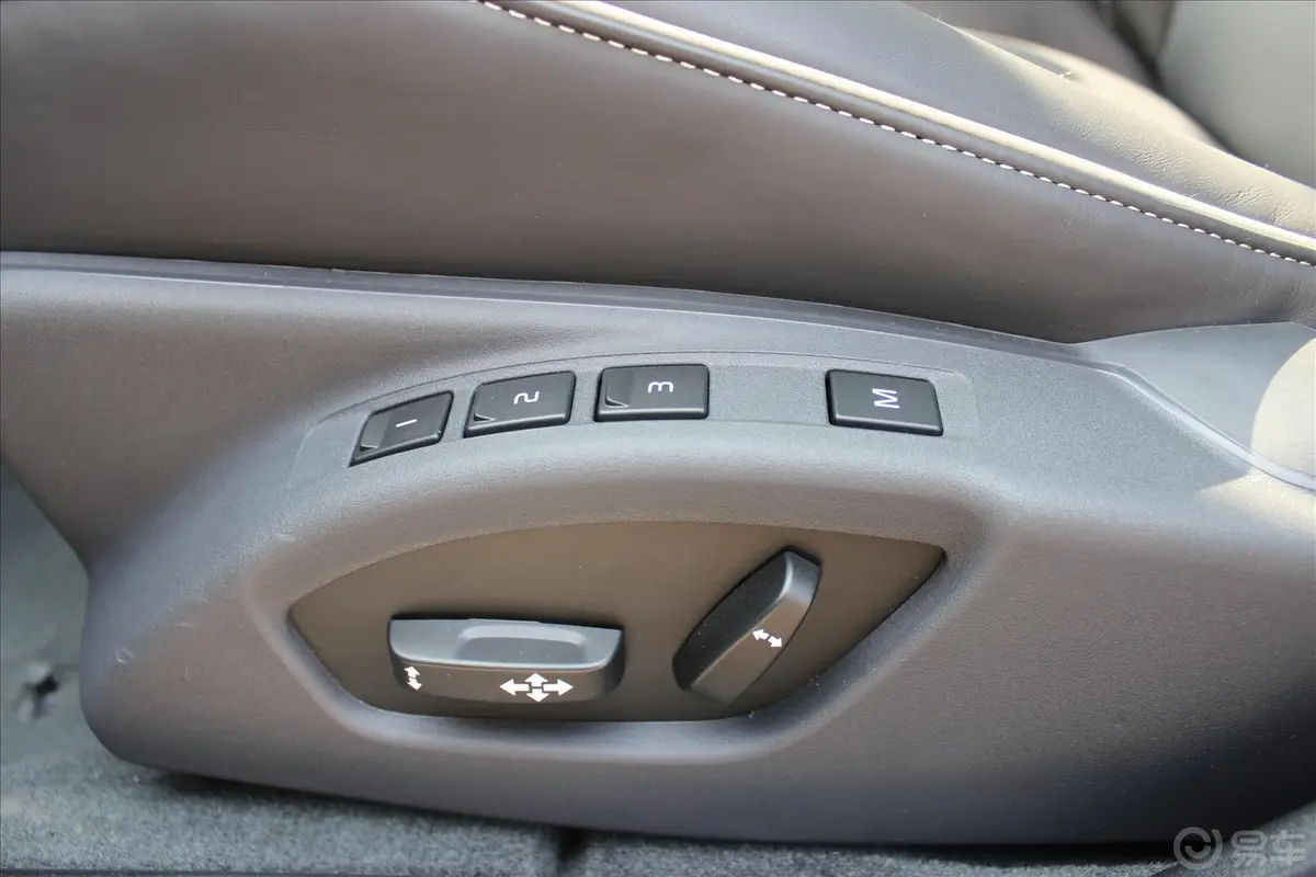 沃尔沃V60T6 AWD 个性运动版座椅调节键