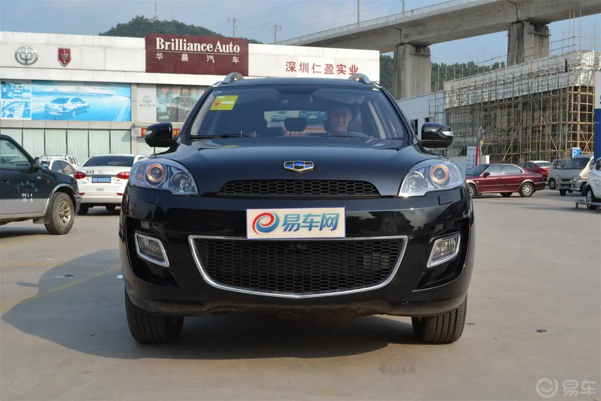 豪情SUV2.4L AT 两驱 尊贵型正前水平