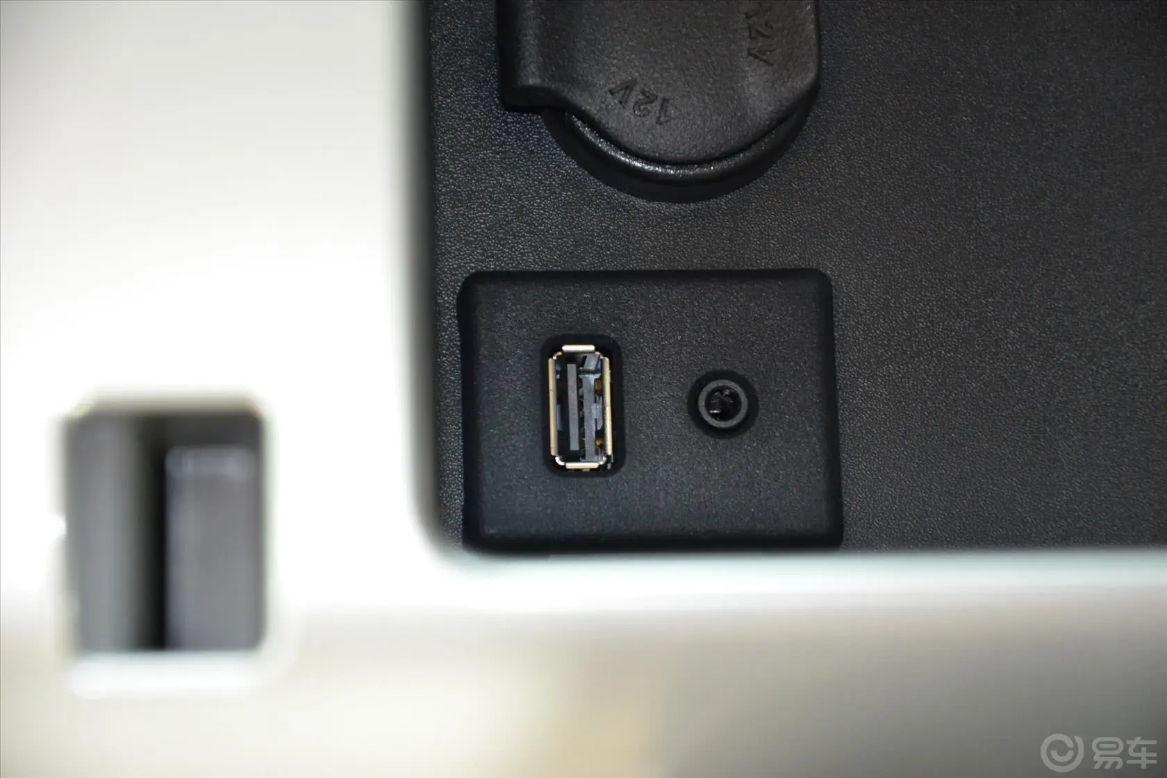 迈锐宝2.4L 手自一体 豪华版USB接口
