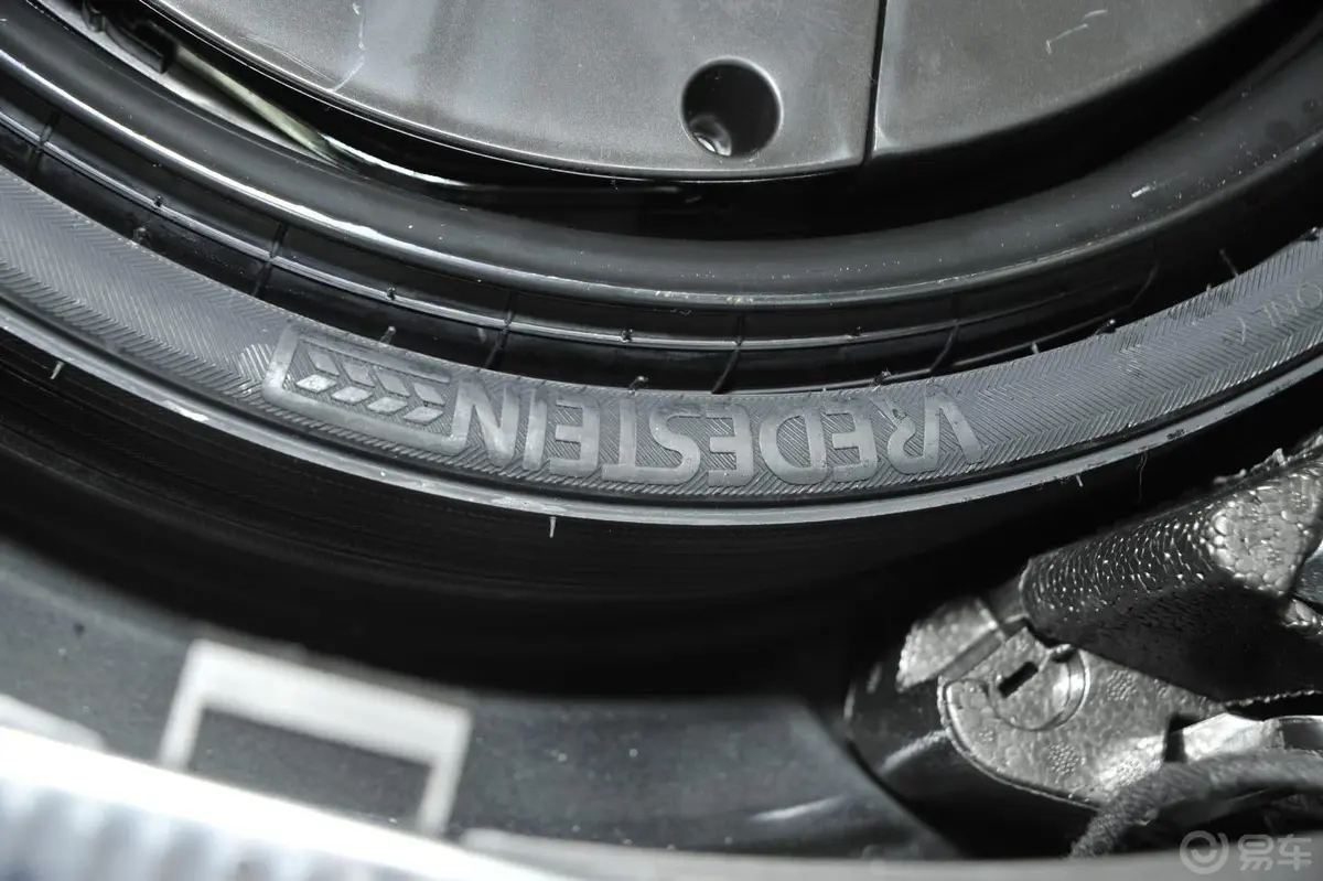 奥迪Q735 TFSI quattro 越野型备胎品牌