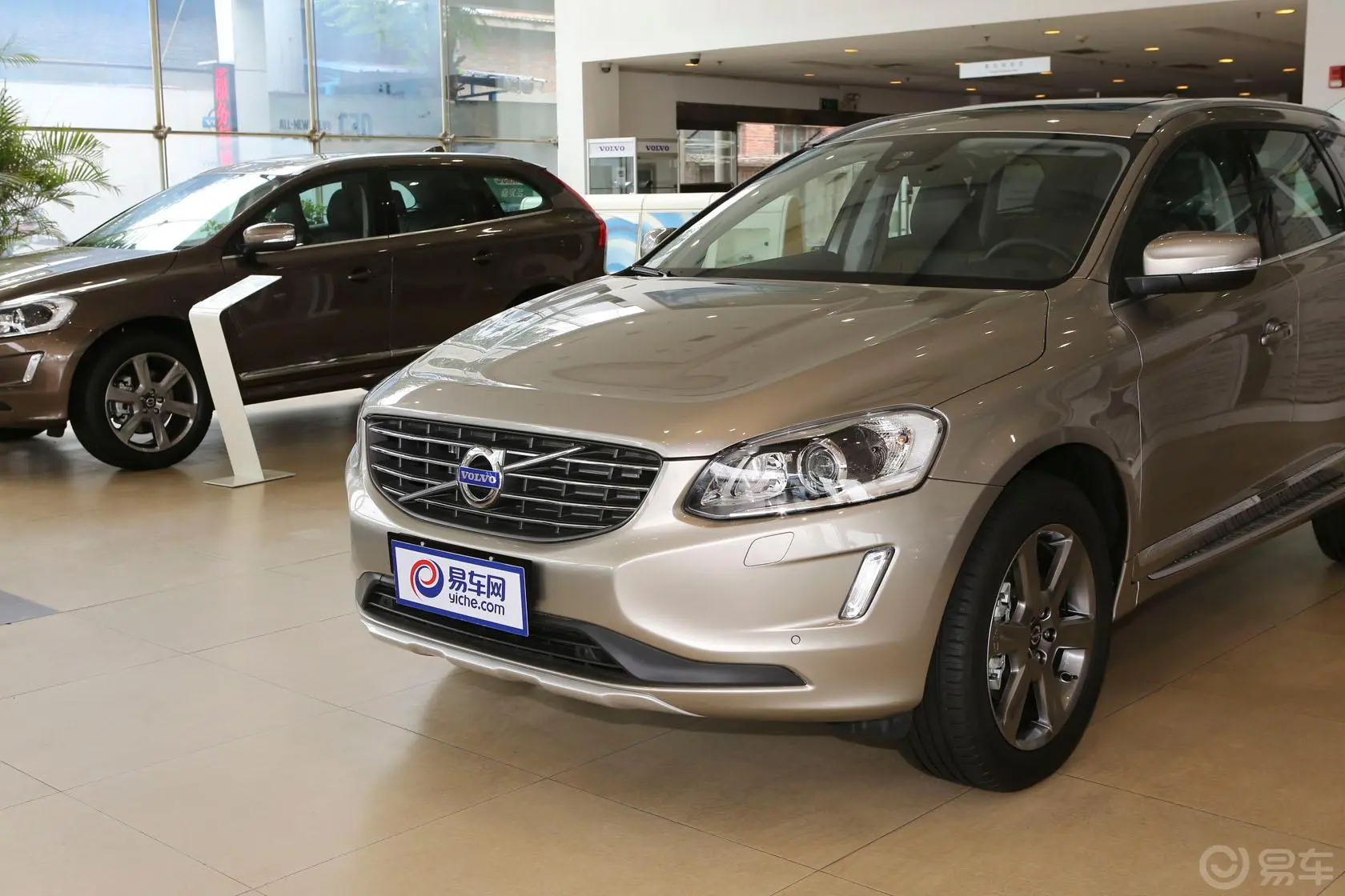 沃尔沃XC60(进口)T6 智逸版车头局部