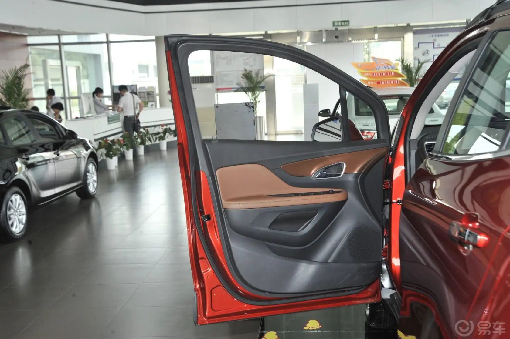 昂科拉1.4T GL 自动 两驱 都市领先型驾驶员侧车门内门板