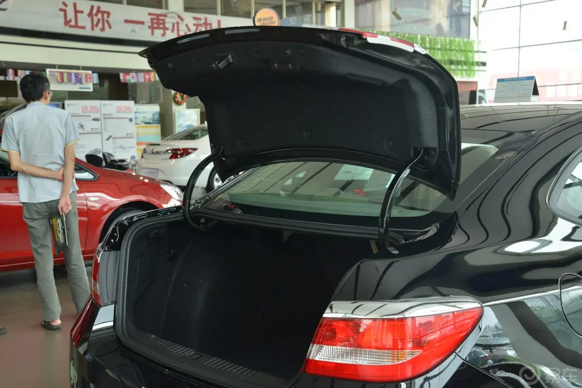 英朗GT 1.6L 手动 舒适版行李厢开口范围