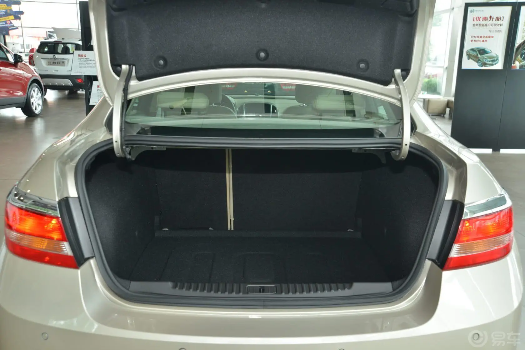 英朗GT 1.6L 手自一体 时尚型行李箱空间