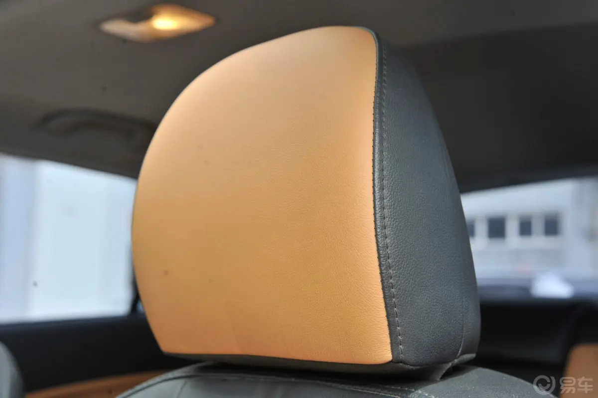起亚K3S1.6L 自动 Premium驾驶员头枕