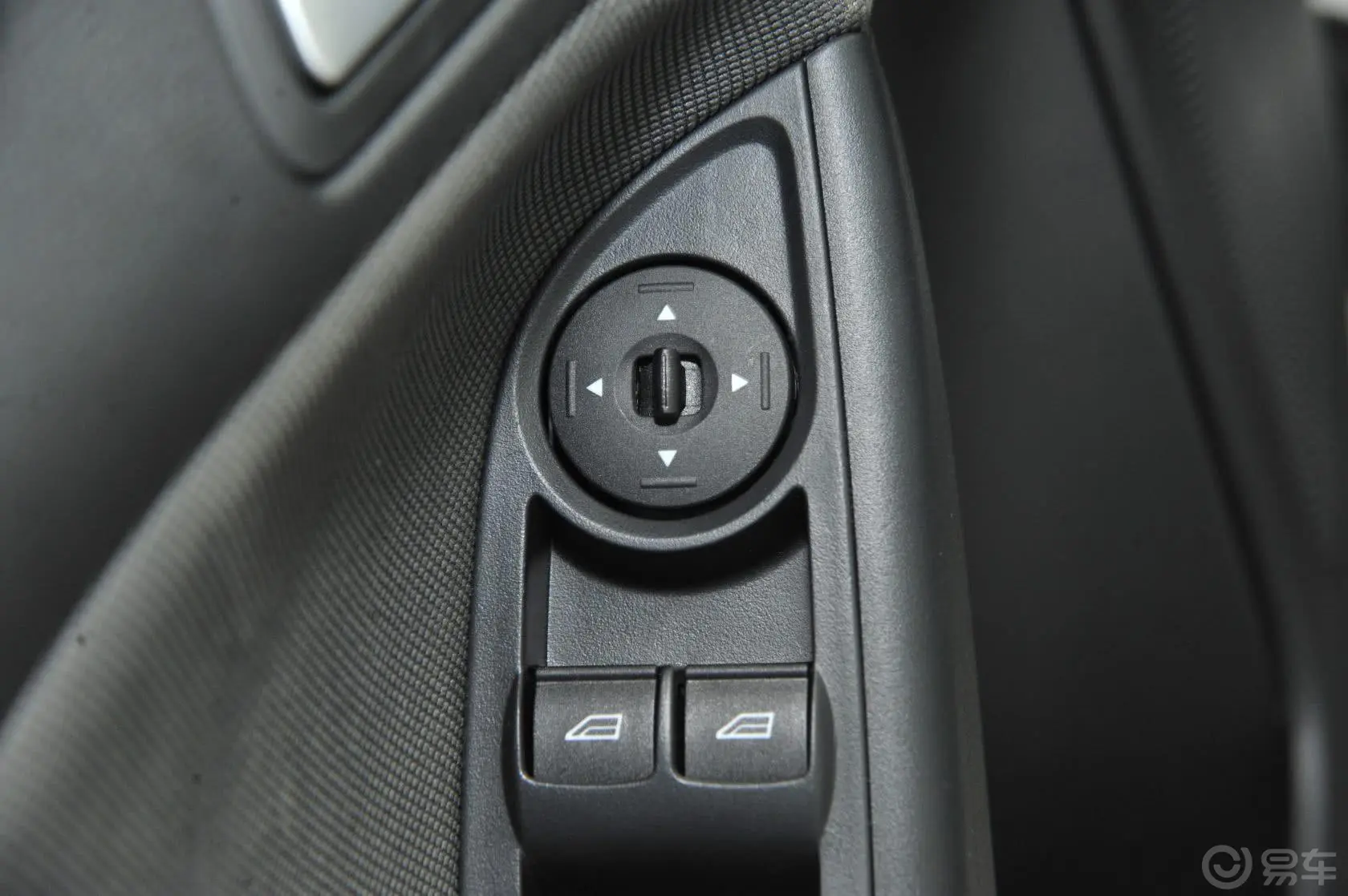 福克斯两厢 1.6L 自动 舒适型外后视镜控制键