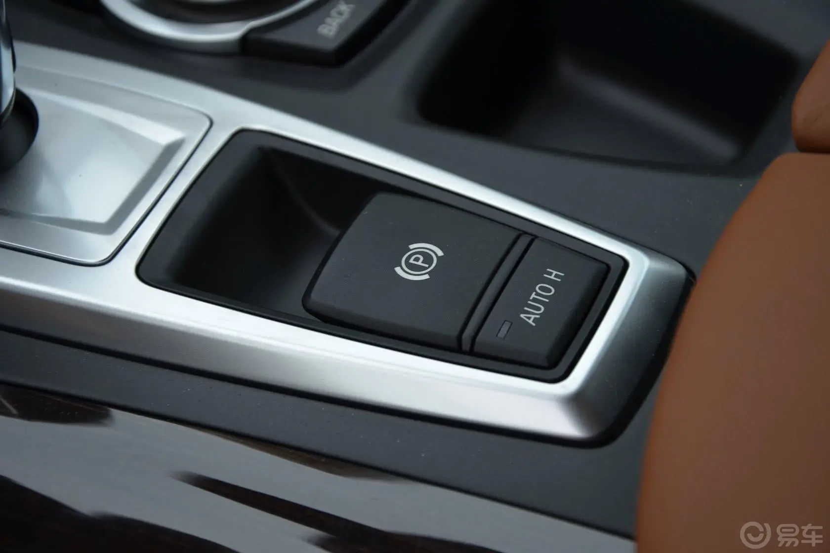 宝马X6xDrive35i驻车制动（手刹，电子，脚刹）