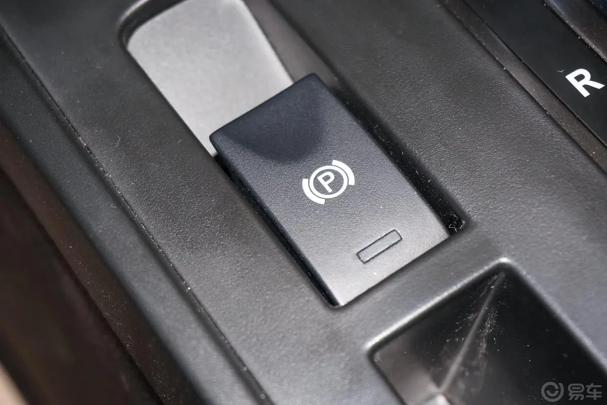 奔腾X802.0L 自动 舒适 周年纪念型驻车制动（手刹，电子，脚刹）