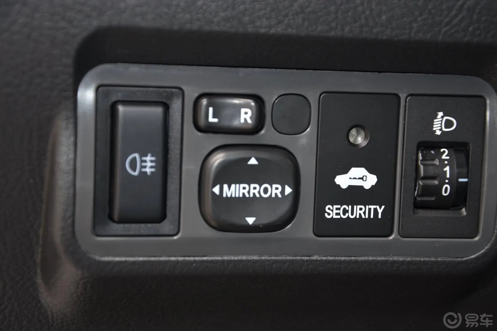 比亚迪L31.5L 手动 舒适型 节能版外后视镜控制键