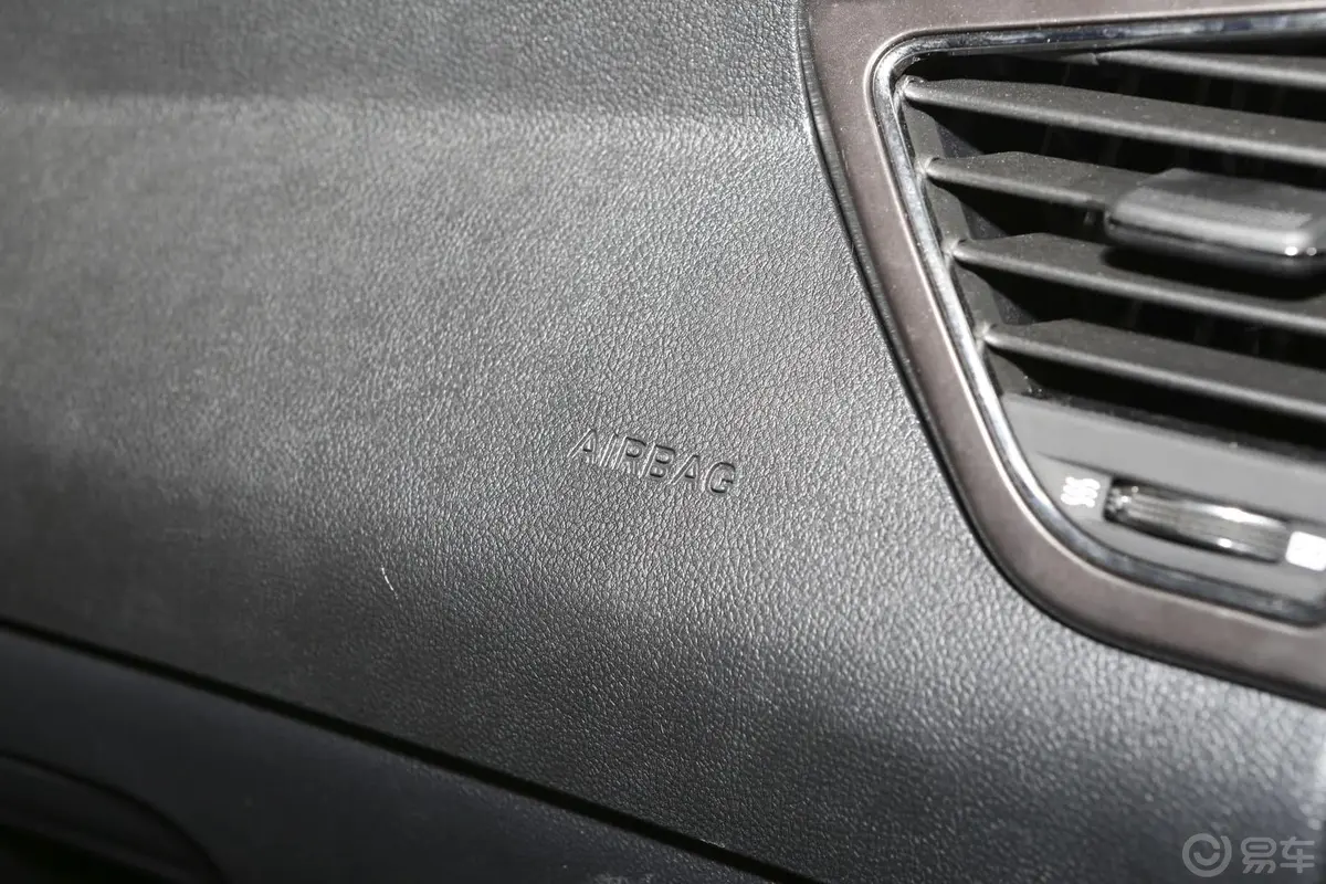 长安CS752.0L 手动 领先型 国IV内饰