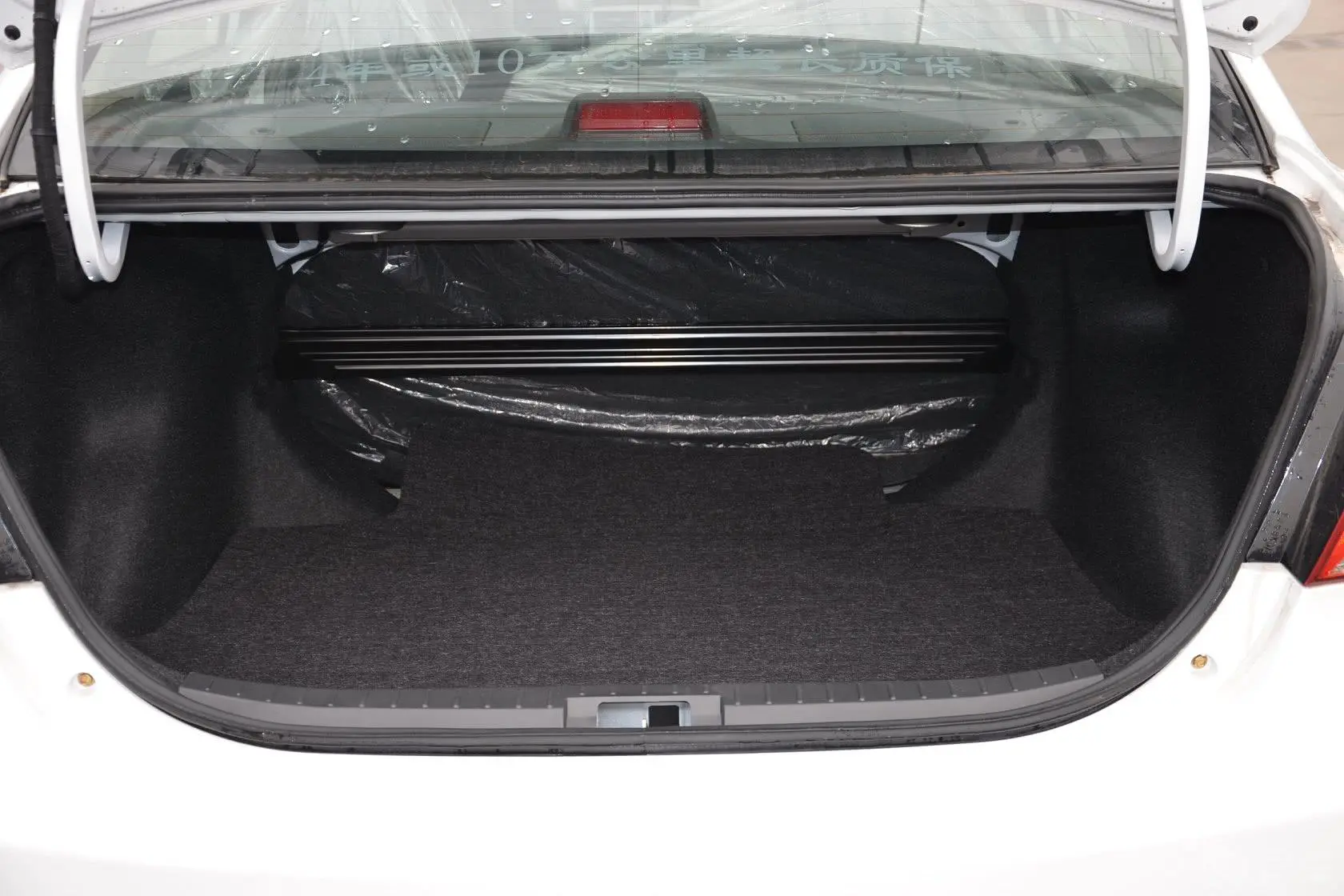 比亚迪L31.5L 手动 舒适型 节能版行李箱空间