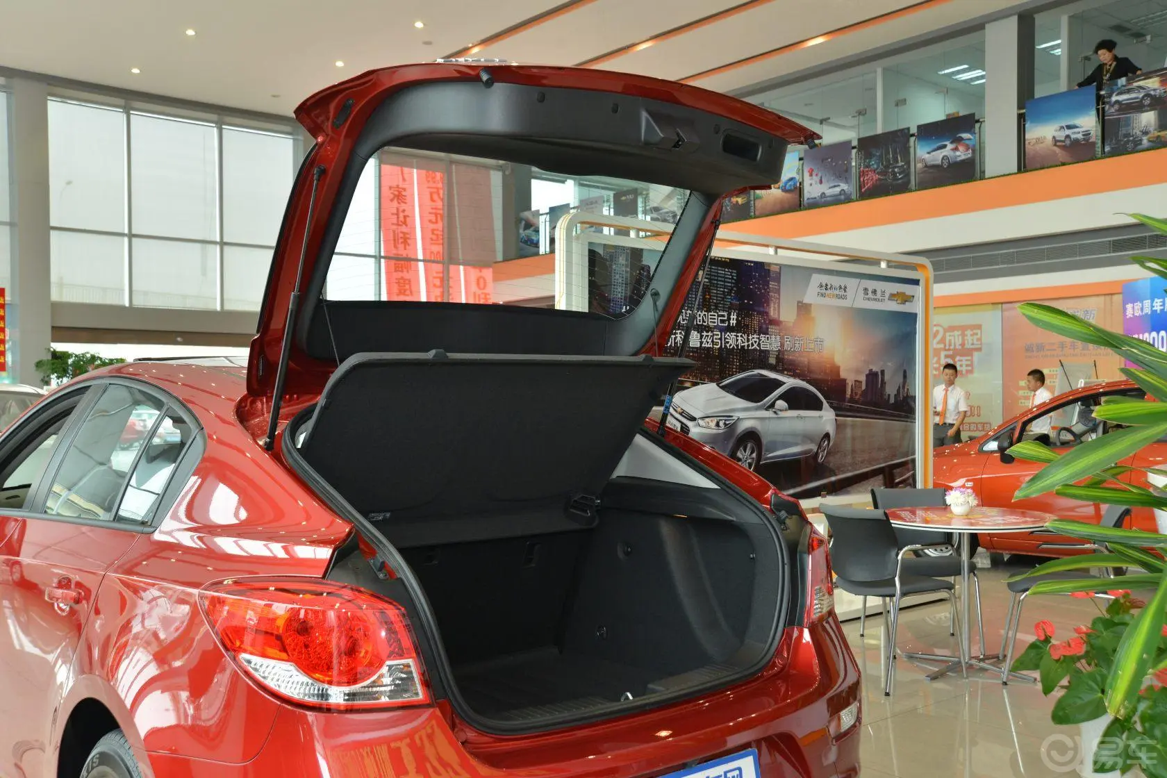 科鲁兹两厢 1.6L 自动 豪华版行李厢开口范围