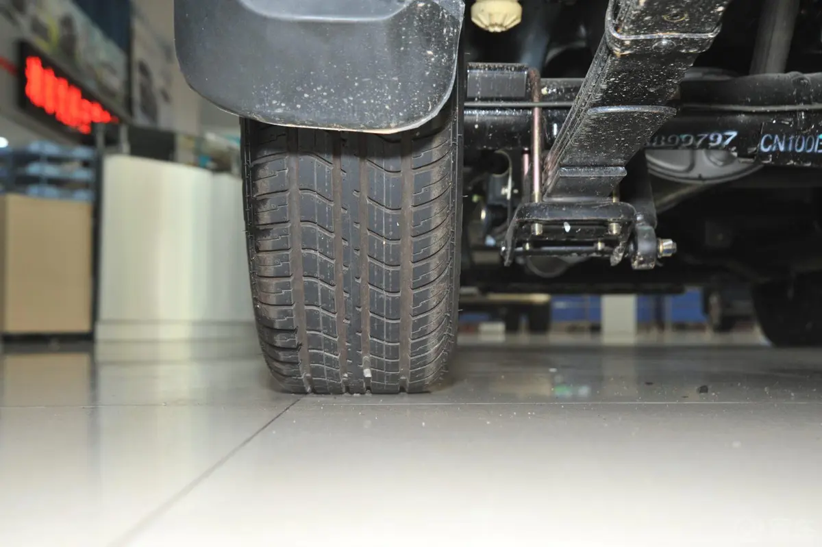 五菱宏光S11.2L 基本型轮胎花纹