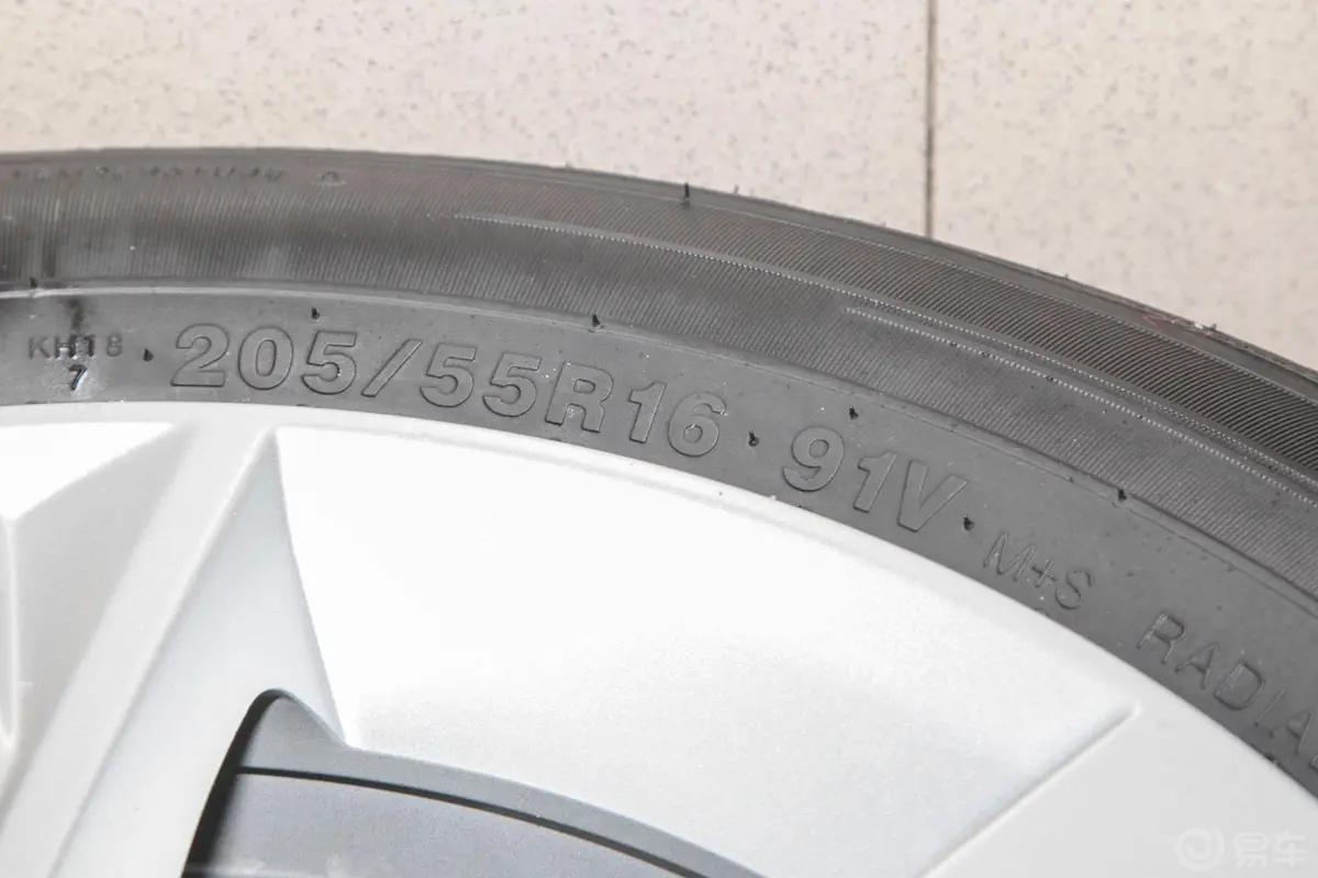 宝来1.6L 自动 舒适型轮胎规格
