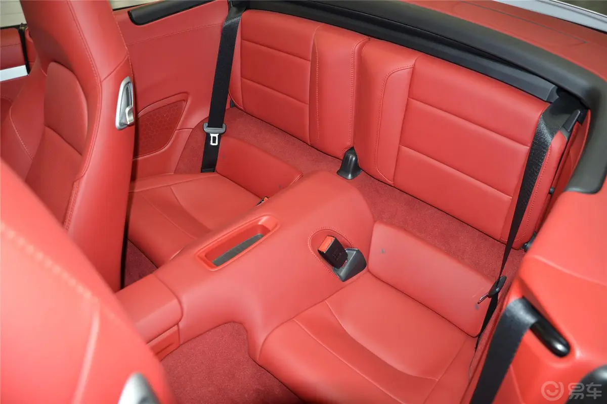 保时捷911Carrera 4S Cabriolet 3.8L后排座椅